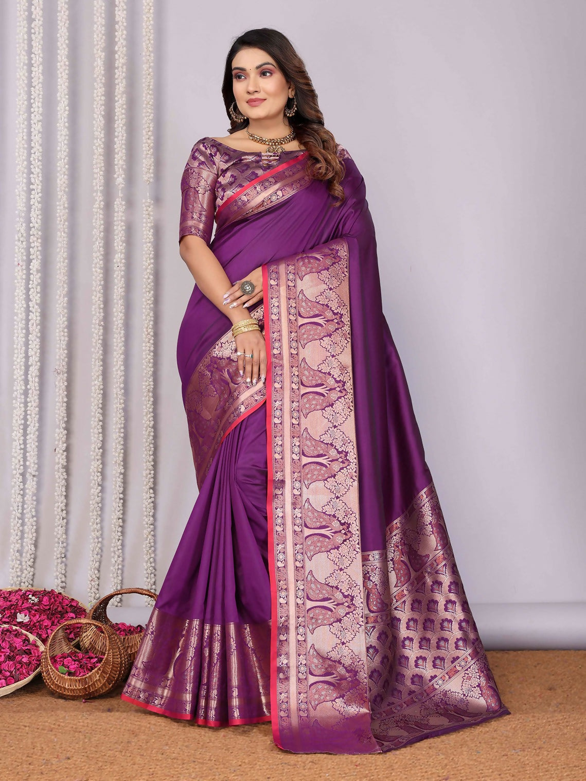 Joban Fashion Magenta Woven Banarasi Silk Sarees