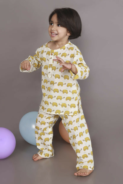Breathables Kids Cotton Turtle Print Co-Ord Night Suit With Kurta And Pyjama – White & Yellow